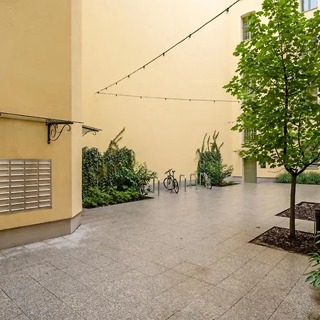 Plac Wolnosci Cosy * Lodz (Lodz)